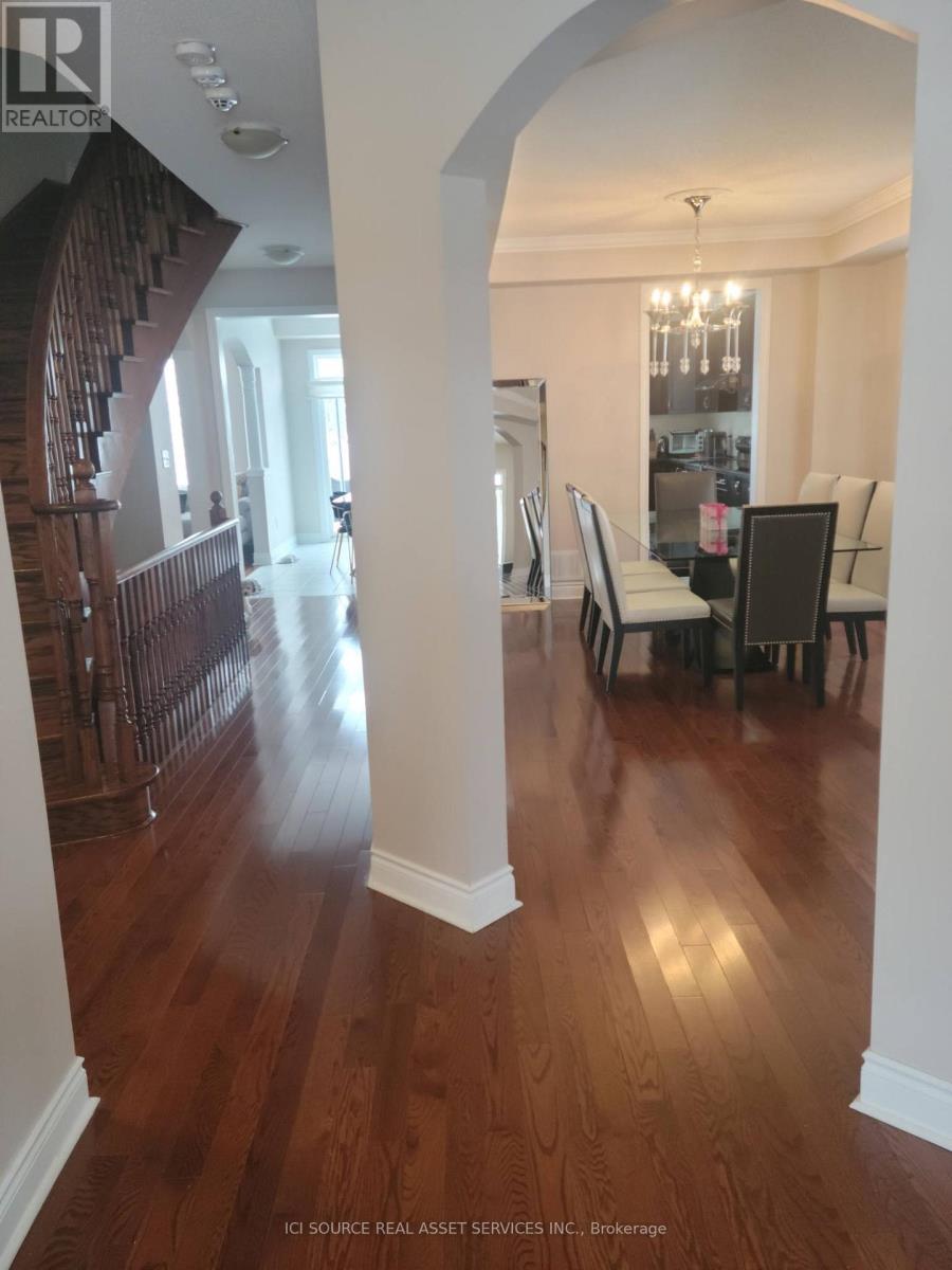 228 Vanda Drive, Vaughan, Ontario  L6A 4E5 - Photo 11 - N12470039