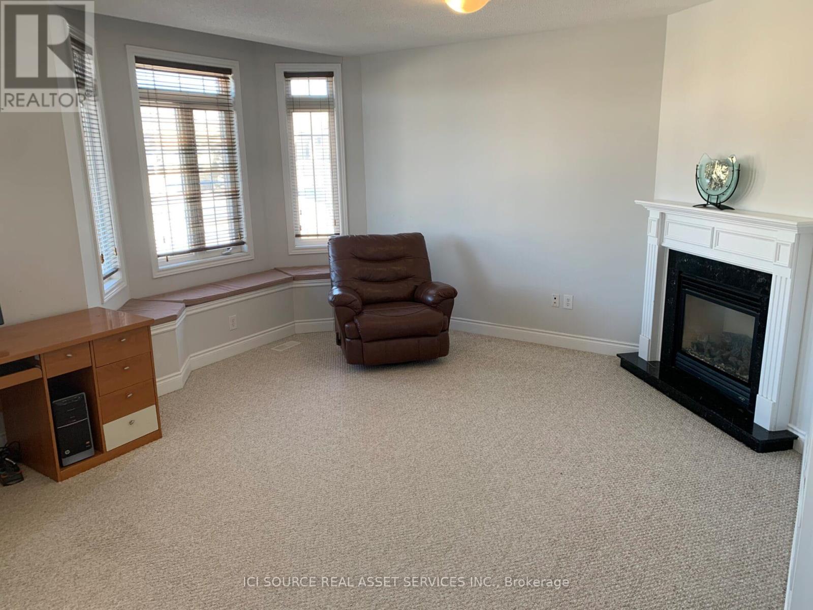 228 Vanda Drive, Vaughan, Ontario  L6A 4E5 - Photo 3 - N12470039