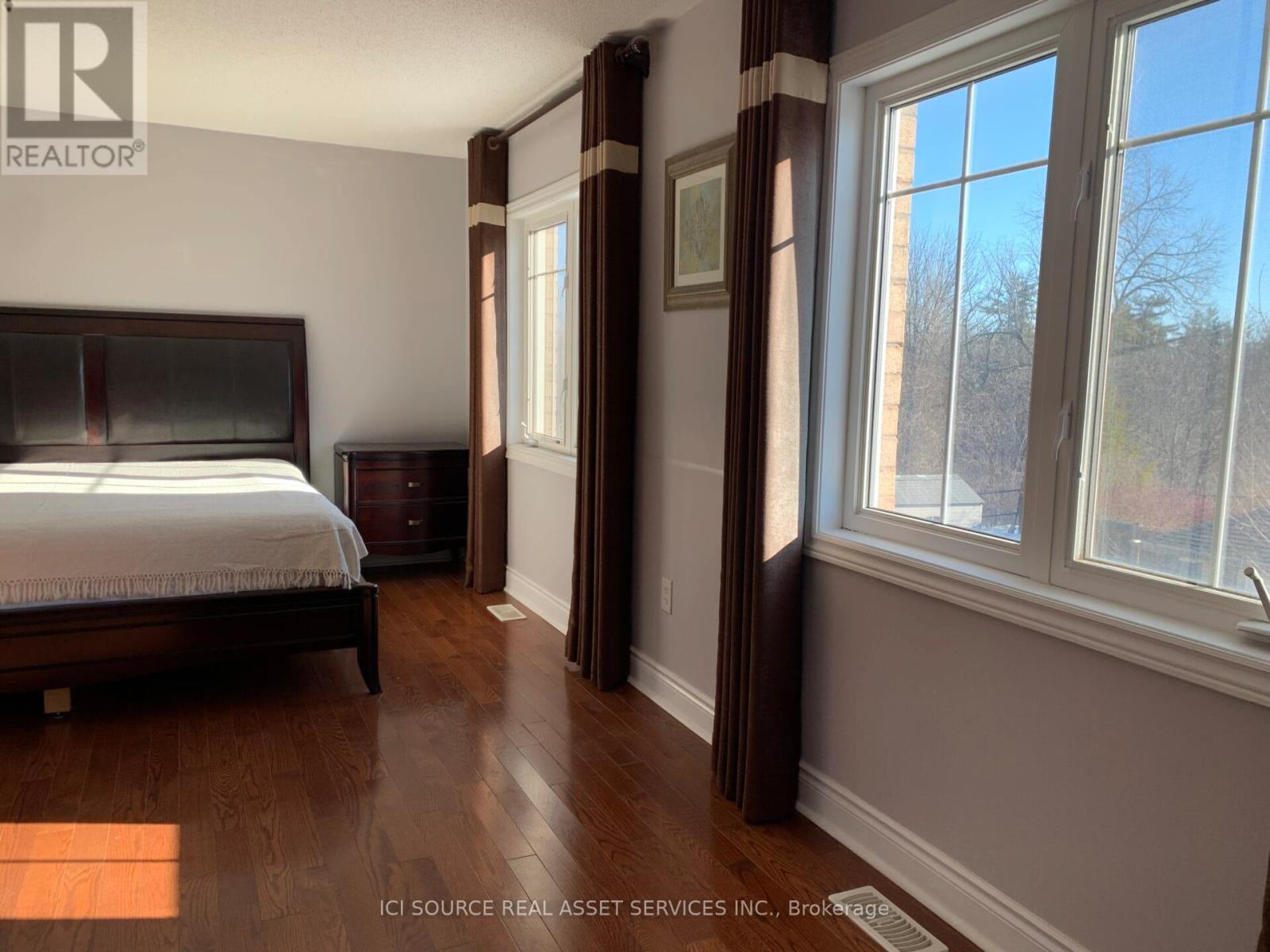 228 Vanda Drive, Vaughan, Ontario  L6A 4E5 - Photo 5 - N12470039