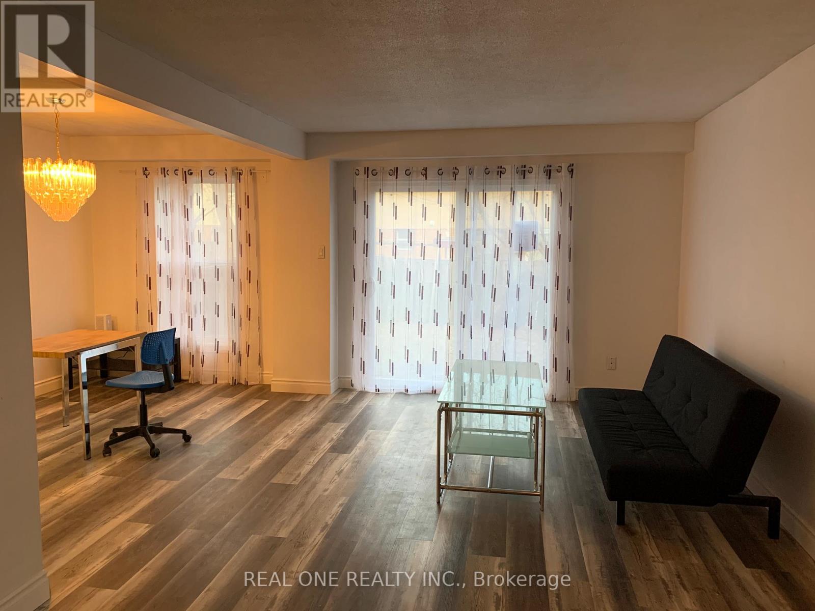 37 Middleton Court S, Markham, Ontario  L3R 3G6 - Photo 9 - N12470046