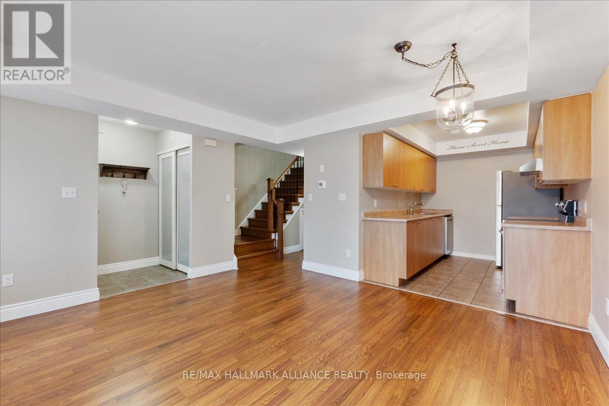 81 - 4620 Guildwood Way, Mississauga, Ontario  L5R 4H5 - Photo 7 - W12470000