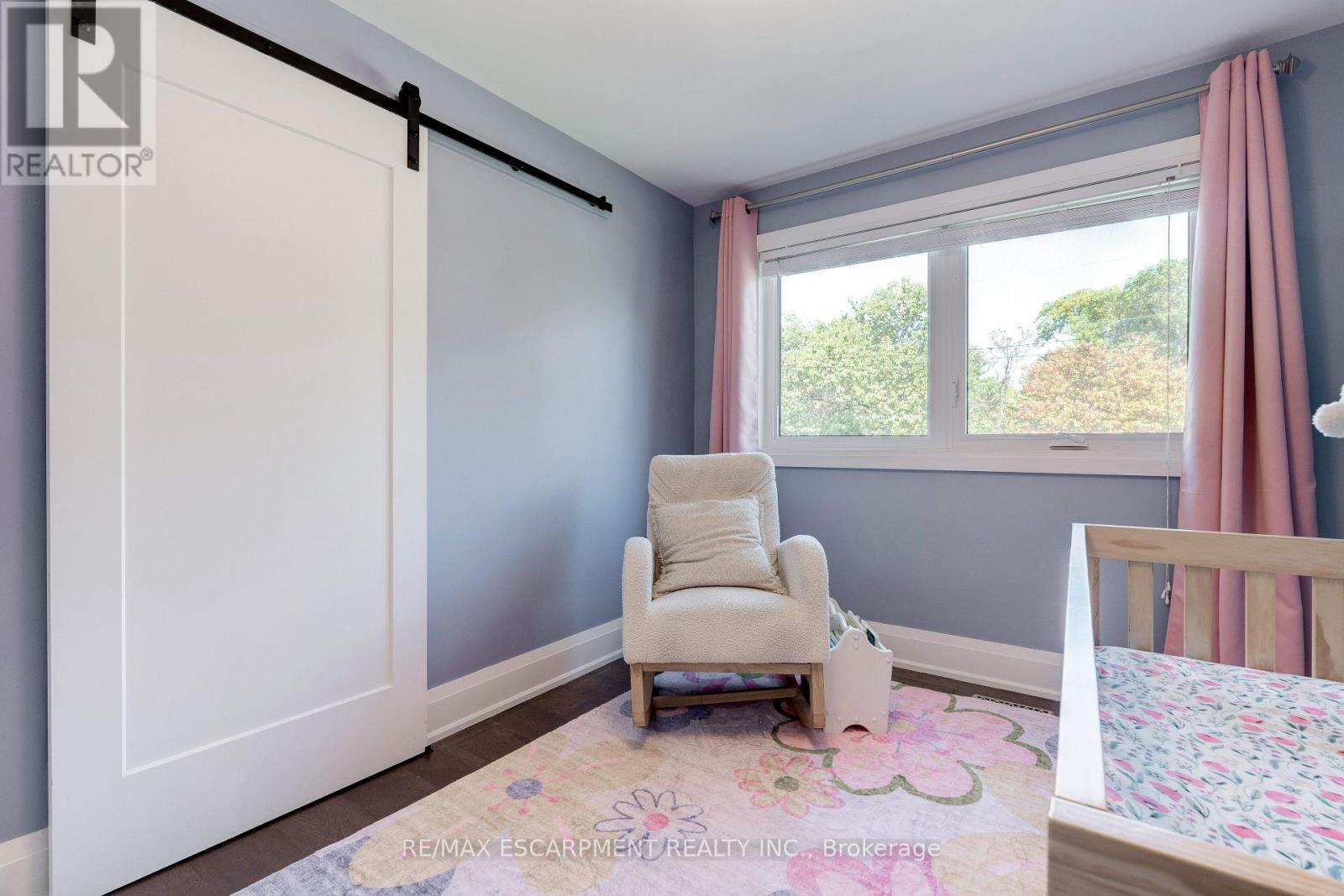 296 Kent Crescent, Burlington, Ontario  L7L 4T1 - Photo 18 - W12470009