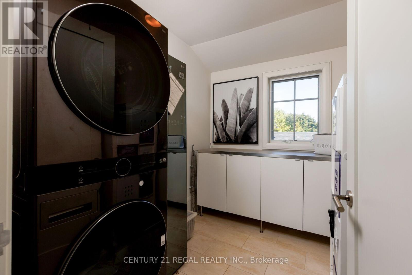 2442 Meadowood Crescent, Oakville, Ontario  L6L 1V6 - Photo 35 - W12469948