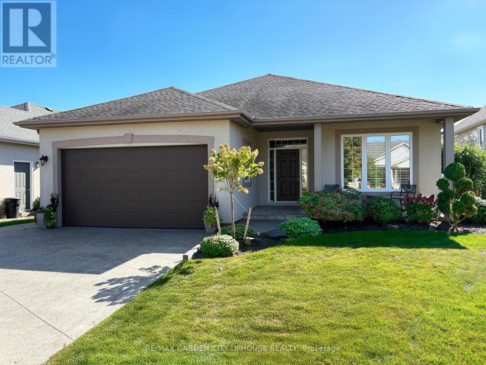 132 Loretta Drive, Niagara-On-The-Lake, Ontario  L0S 1T0 - Photo 12 - X12470071
