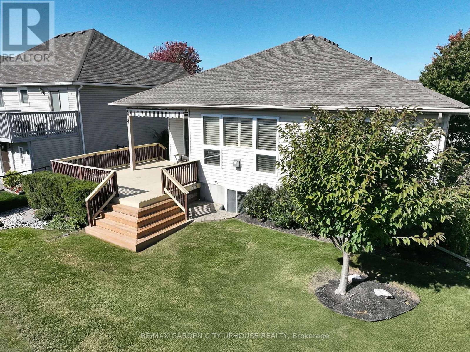 132 Loretta Drive, Niagara-On-The-Lake, Ontario  L0S 1T0 - Photo 13 - X12470071