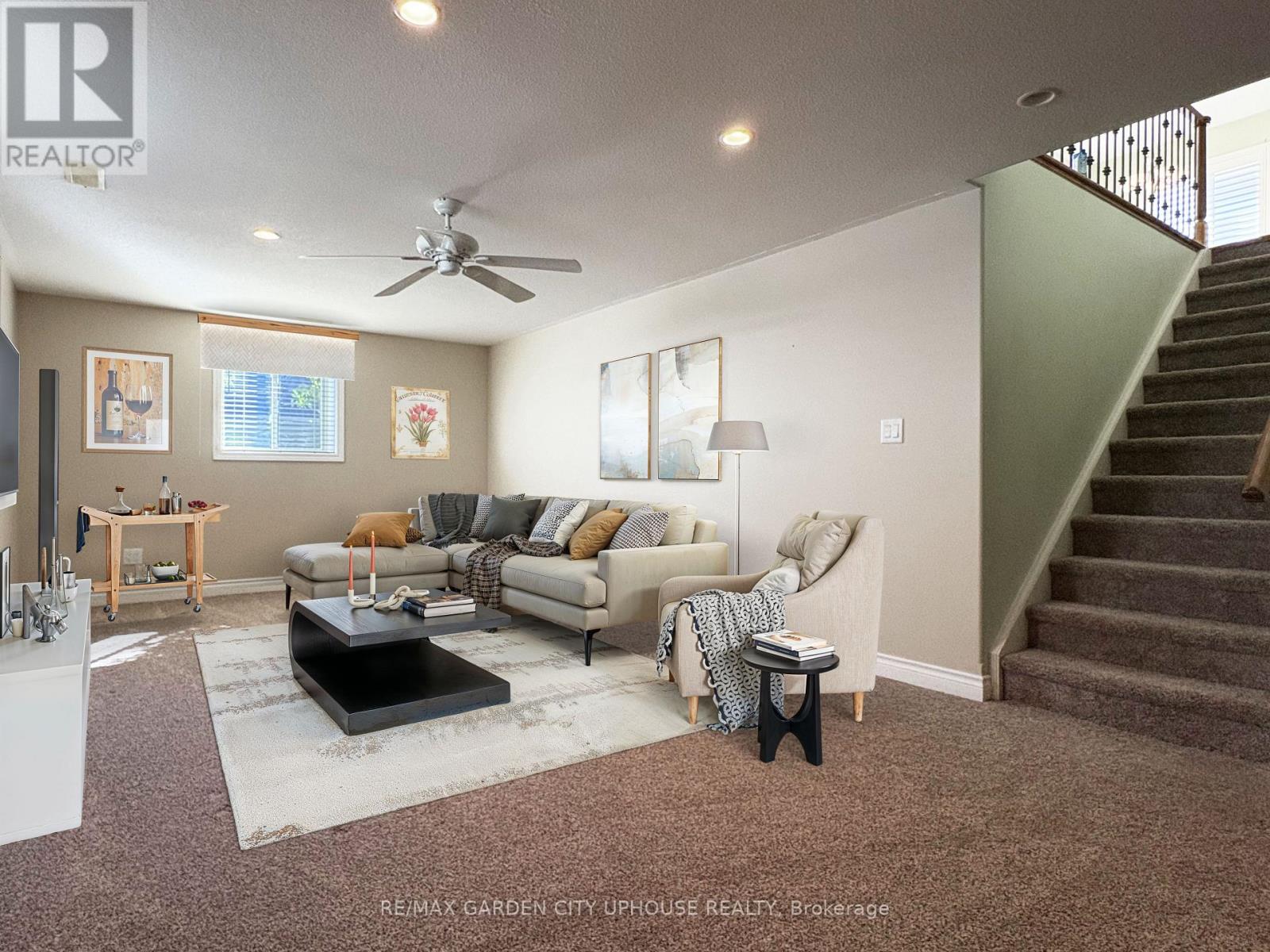 132 Loretta Drive, Niagara-On-The-Lake, Ontario  L0S 1T0 - Photo 9 - X12470071