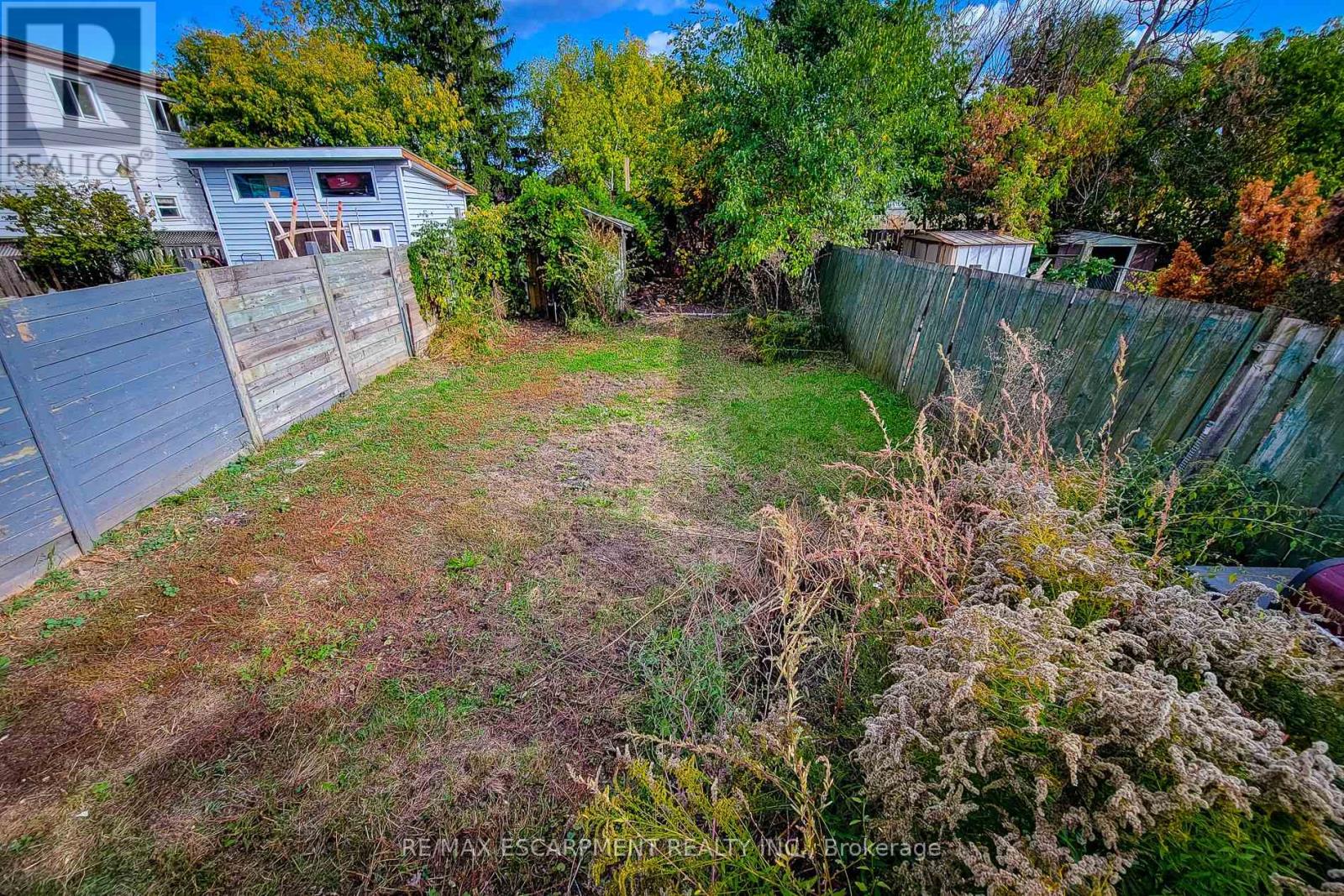38 Ellis Avenue, Hamilton, Ontario  L8H 4L7 - Photo 23 - X12470043