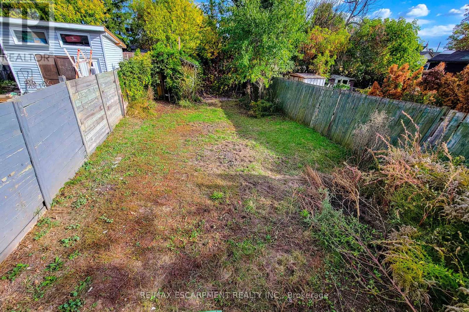 38 Ellis Avenue, Hamilton, Ontario  L8H 4L7 - Photo 24 - X12470043