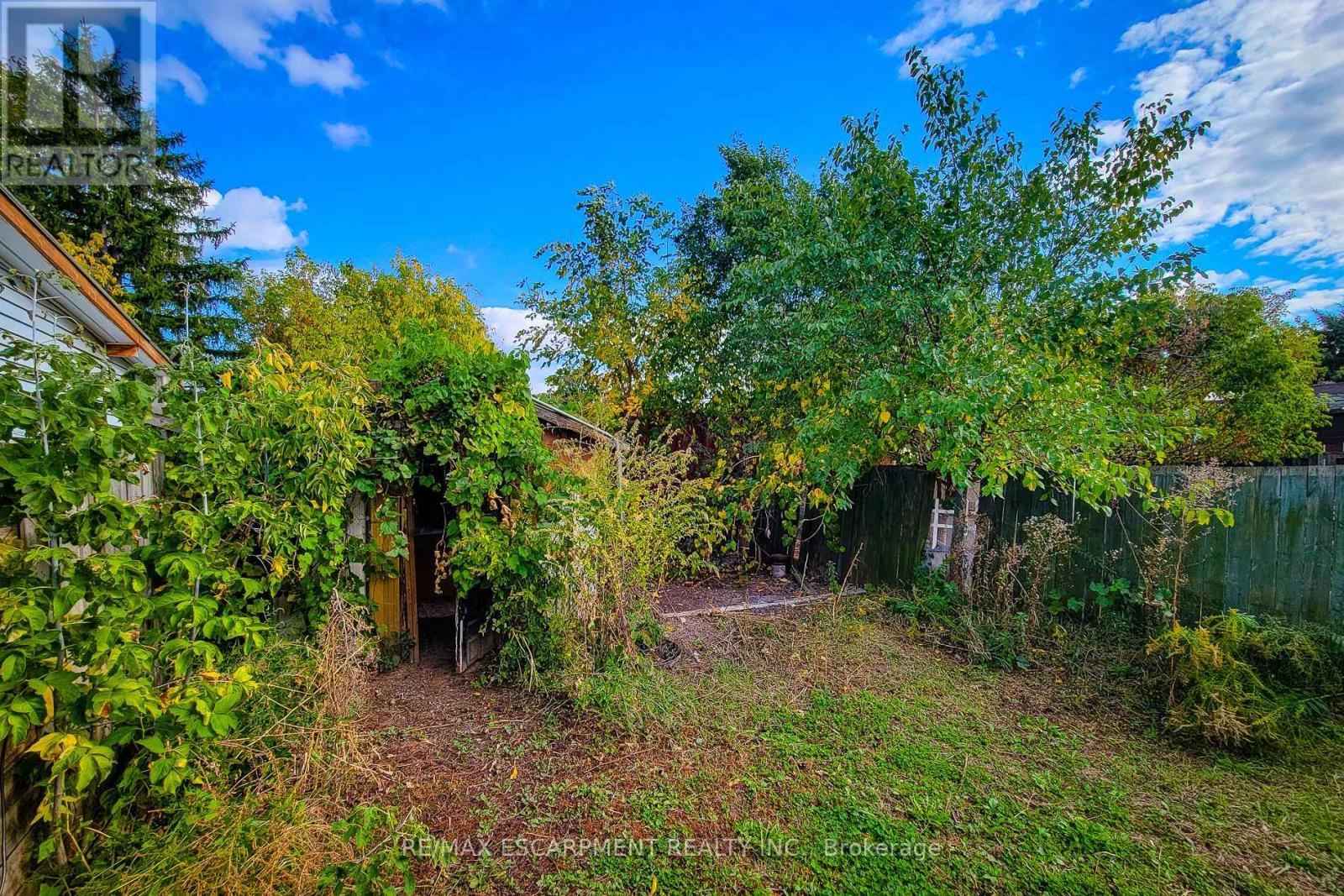 38 Ellis Avenue, Hamilton, Ontario  L8H 4L7 - Photo 26 - X12470043