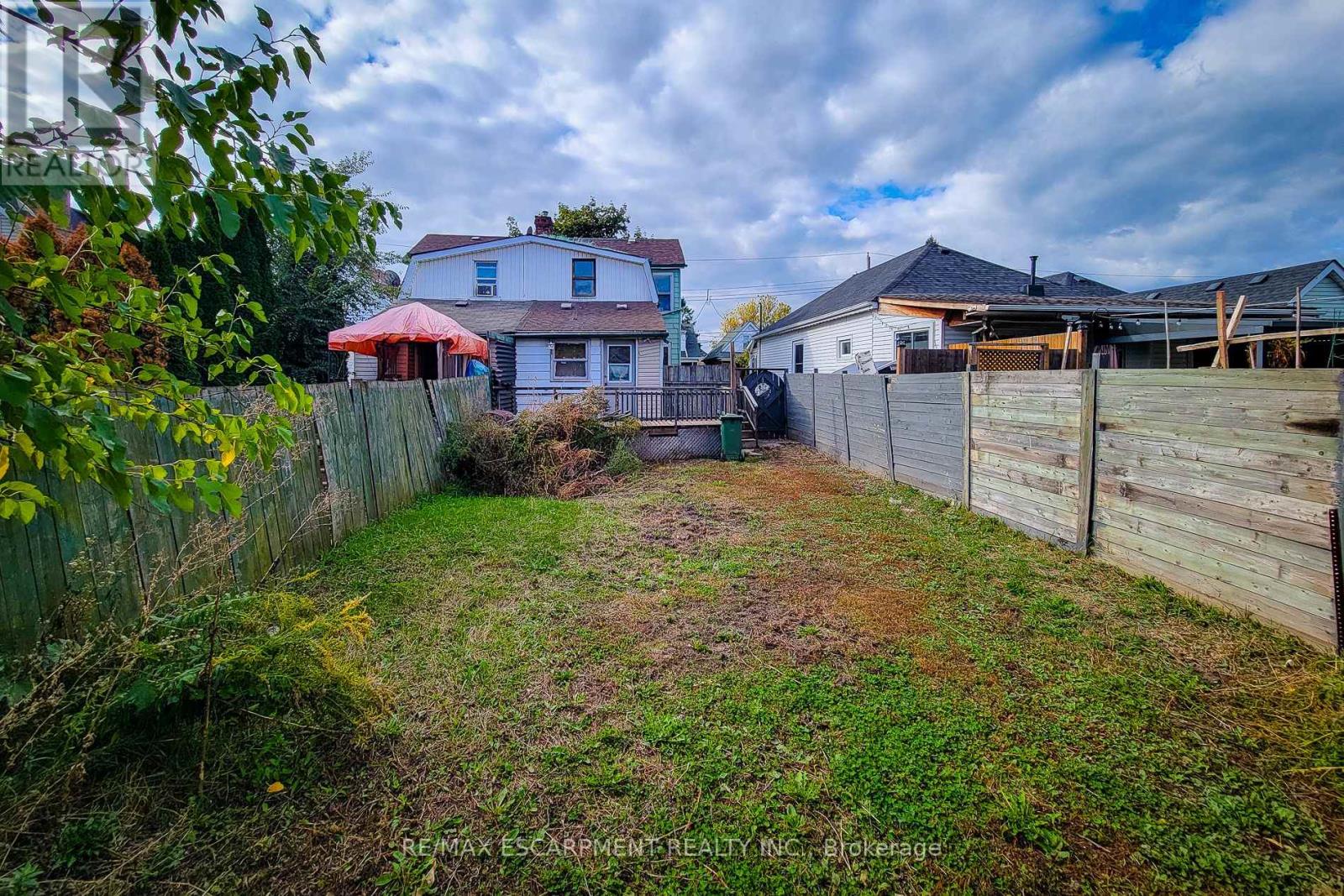 38 Ellis Avenue, Hamilton, Ontario  L8H 4L7 - Photo 28 - X12470043