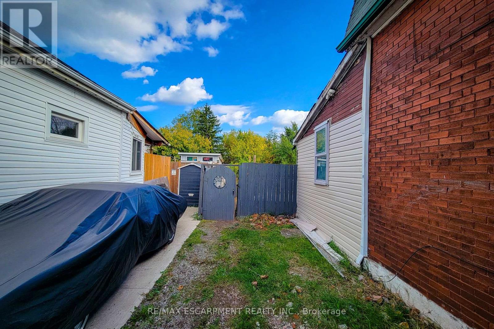 38 Ellis Avenue, Hamilton, Ontario  L8H 4L7 - Photo 9 - X12470043