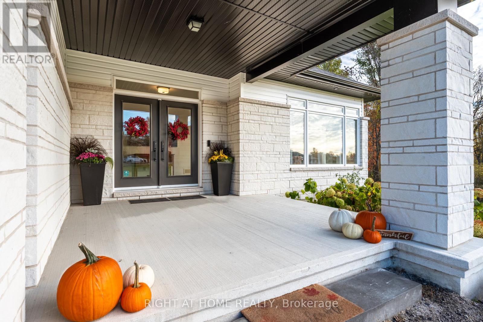 119 Ernest Way, Tay Valley, Ontario  K7H 0B4 - Photo 9 - X12470044