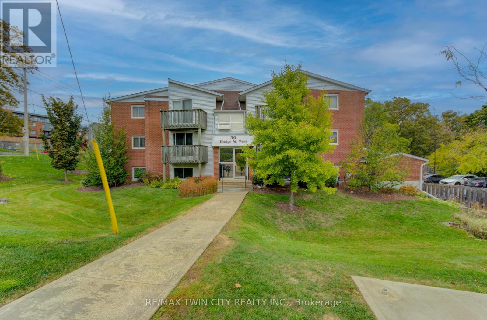 30 BRIDGE STREET, Kitchener, Ontario