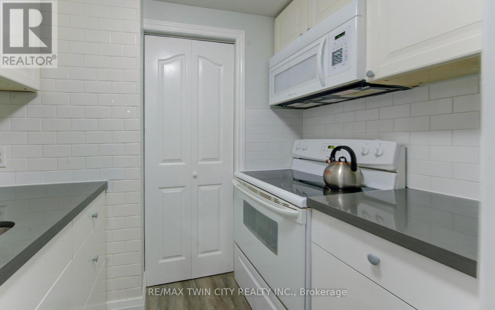 30 Bridge Street, Kitchener, Ontario  N2K 1K4 - Photo 12 - X12470050