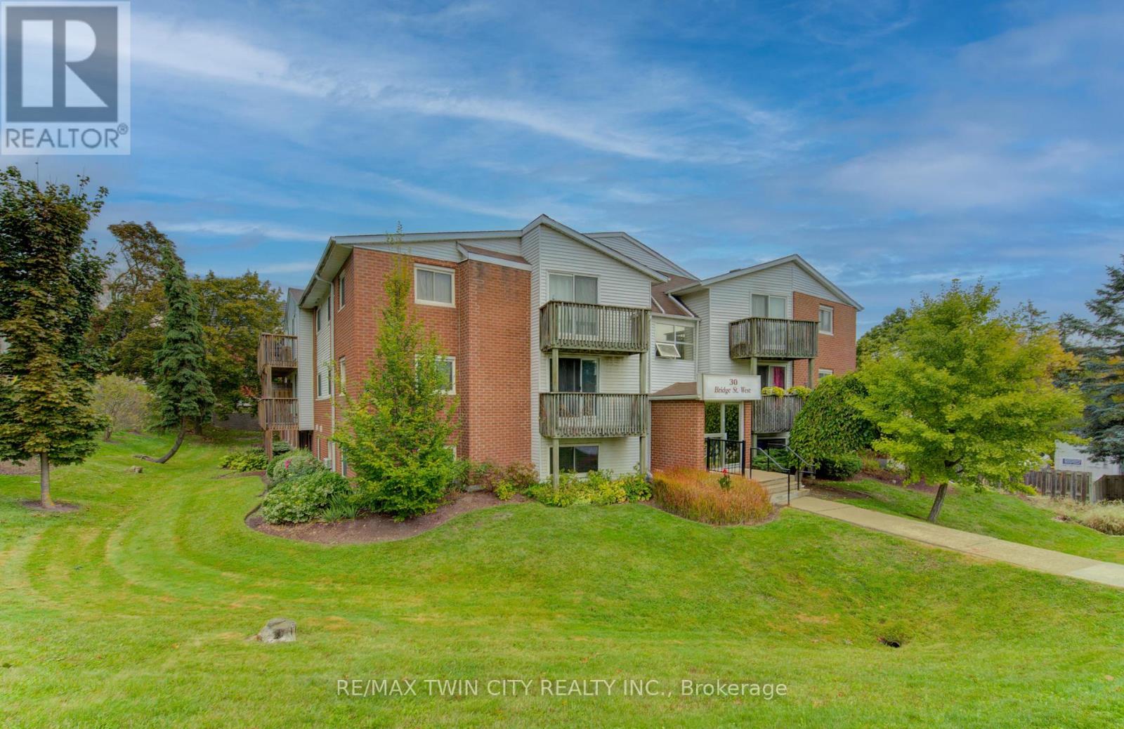 30 Bridge Street, Kitchener, Ontario  N2K 1K4 - Photo 6 - X12470050