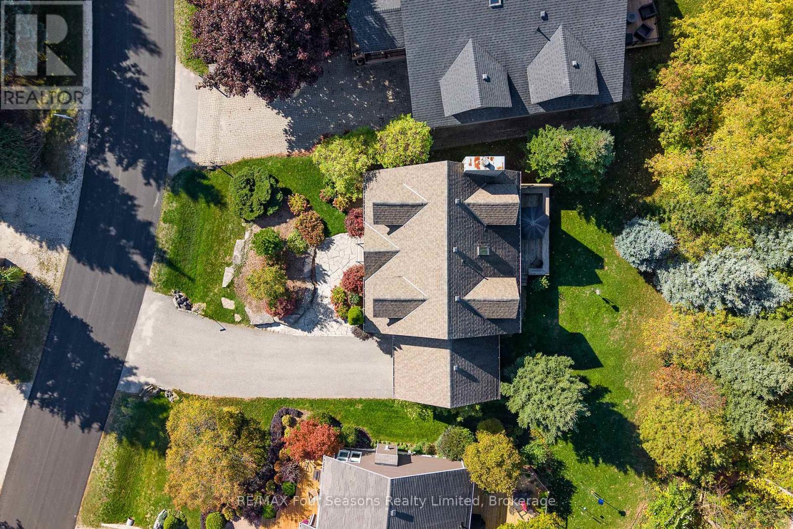109 Liisa's Lane, Blue Mountains, Ontario  L9Y 0M3 - Photo 38 - X12468668