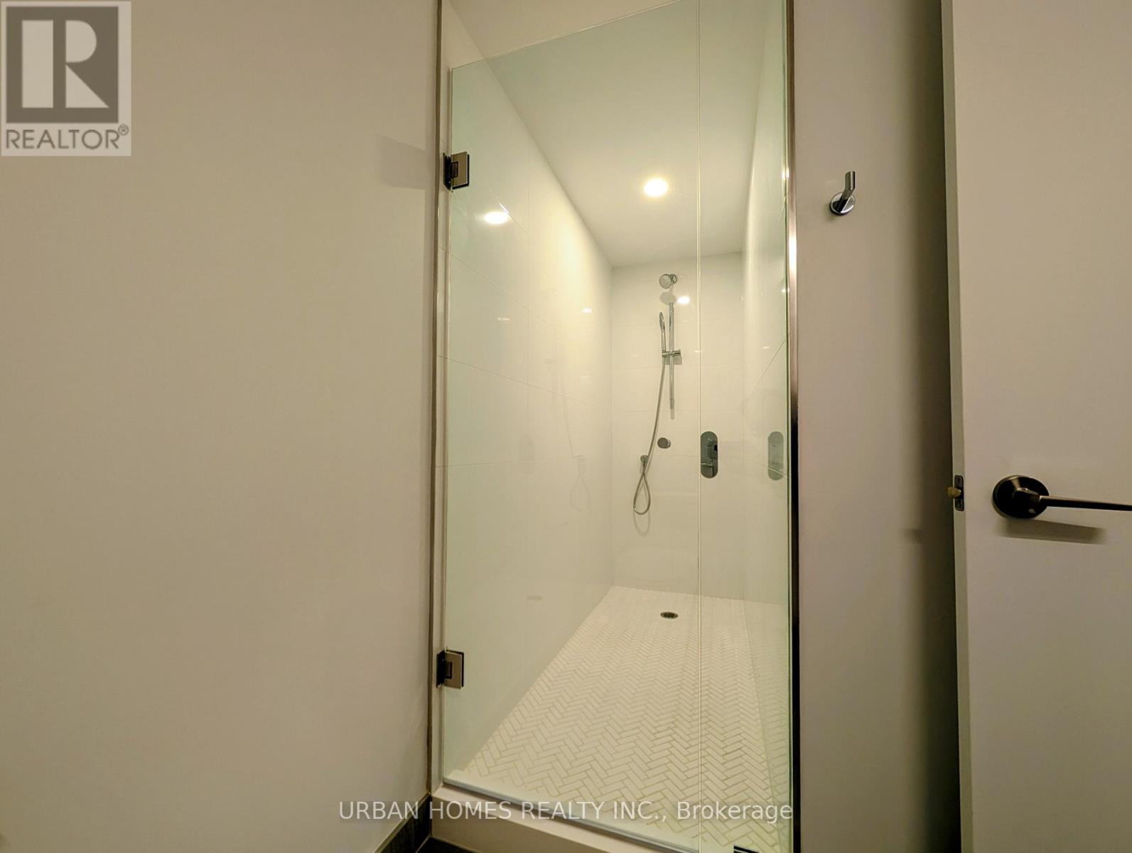 202 - 1720 Bayview Avenue, Toronto, Ontario  M4G 3C4 - Photo 17 - C12470070