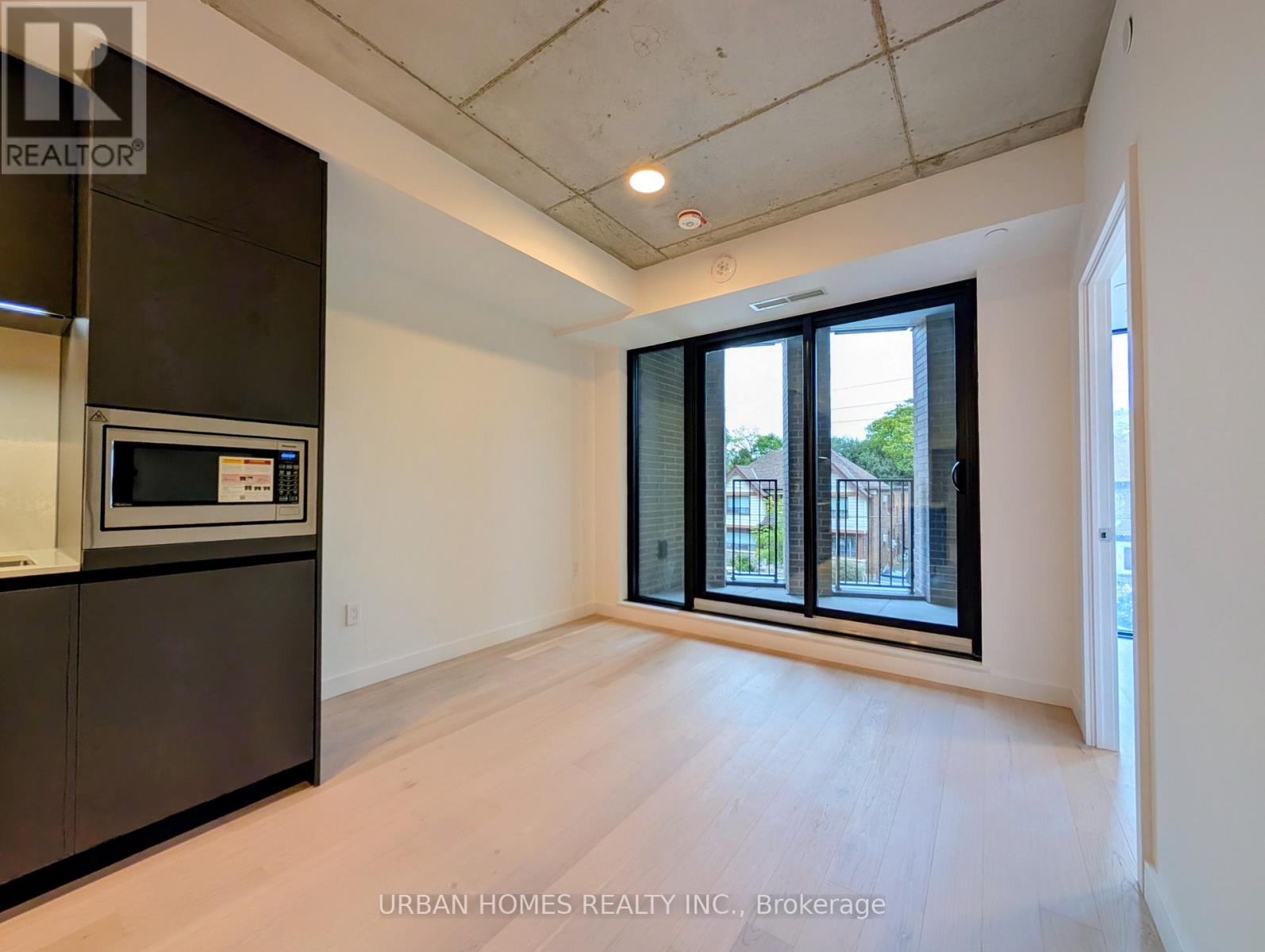 202 - 1720 Bayview Avenue, Toronto, Ontario  M4G 3C4 - Photo 8 - C12470070