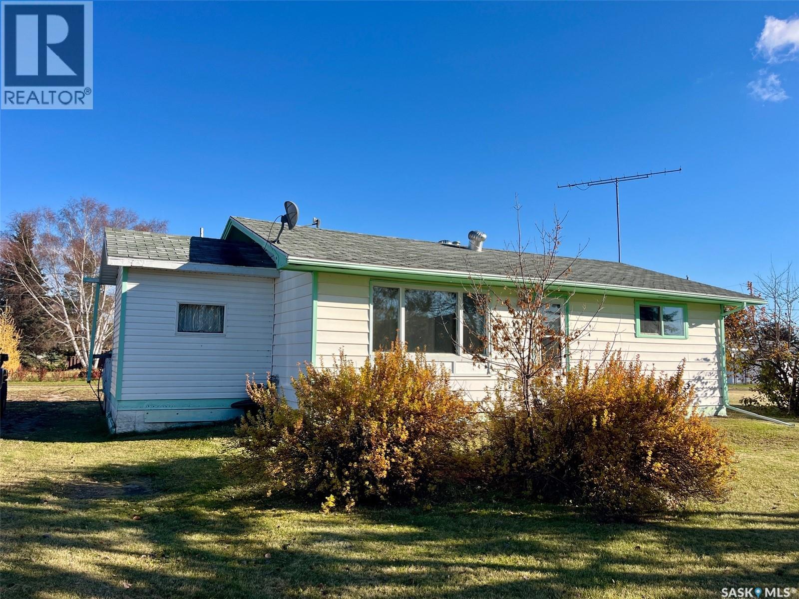 113 1st STREET W, smeaton, Saskatchewan