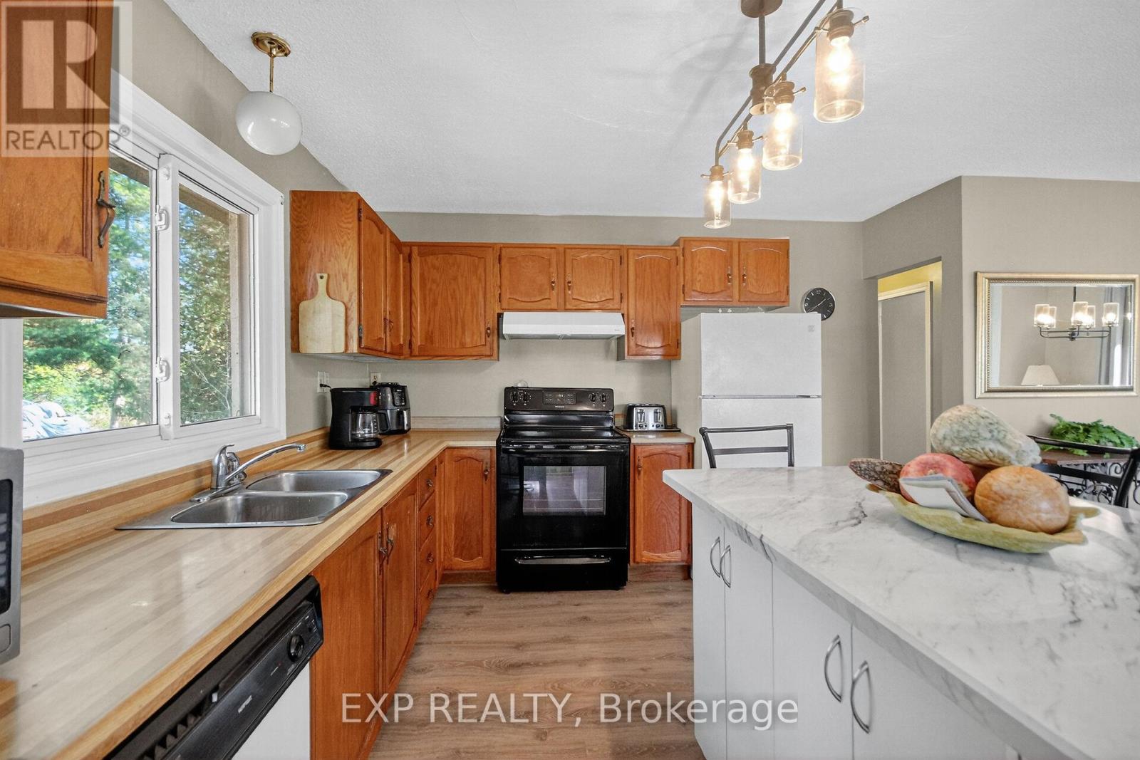 96 Constance Lake Road, Ottawa, Ontario  K2K 1X7 - Photo 9 - X12465998