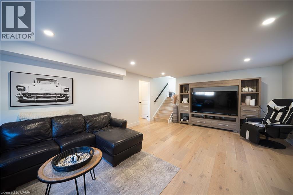 662 Mohawk Road W, Hamilton, Ontario  L9C 1X8 - Photo 19 - 40779978