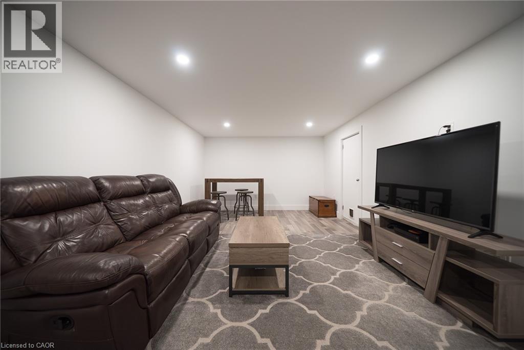 662 Mohawk Road W, Hamilton, Ontario  L9C 1X8 - Photo 22 - 40779978