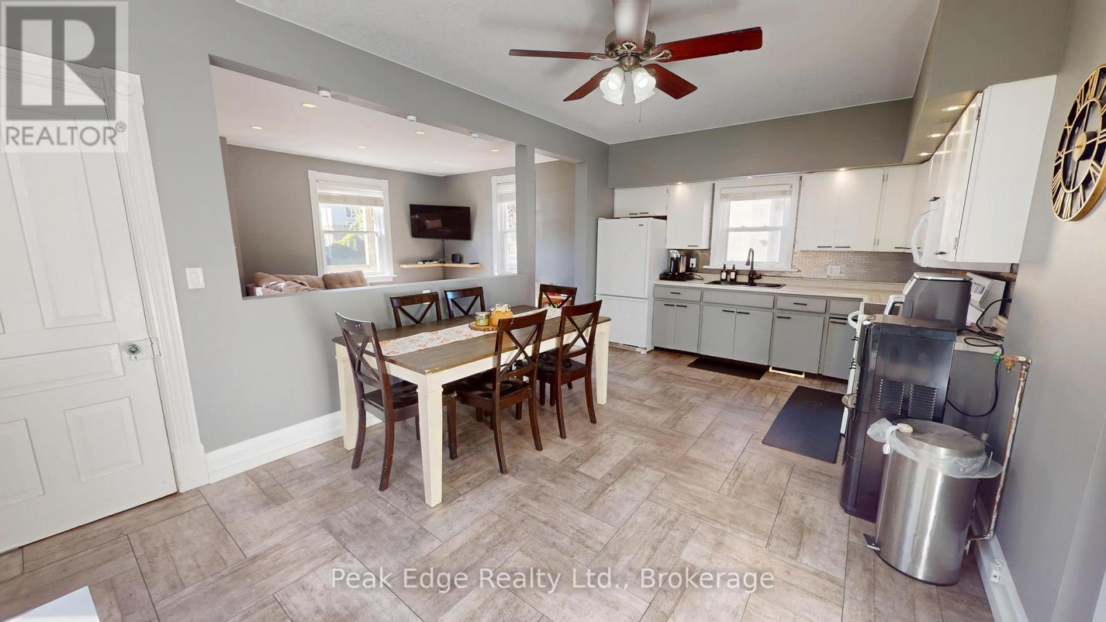 631 12th Avenue, Hanover, Ontario  N4N 2V5 - Photo 10 - X12470118