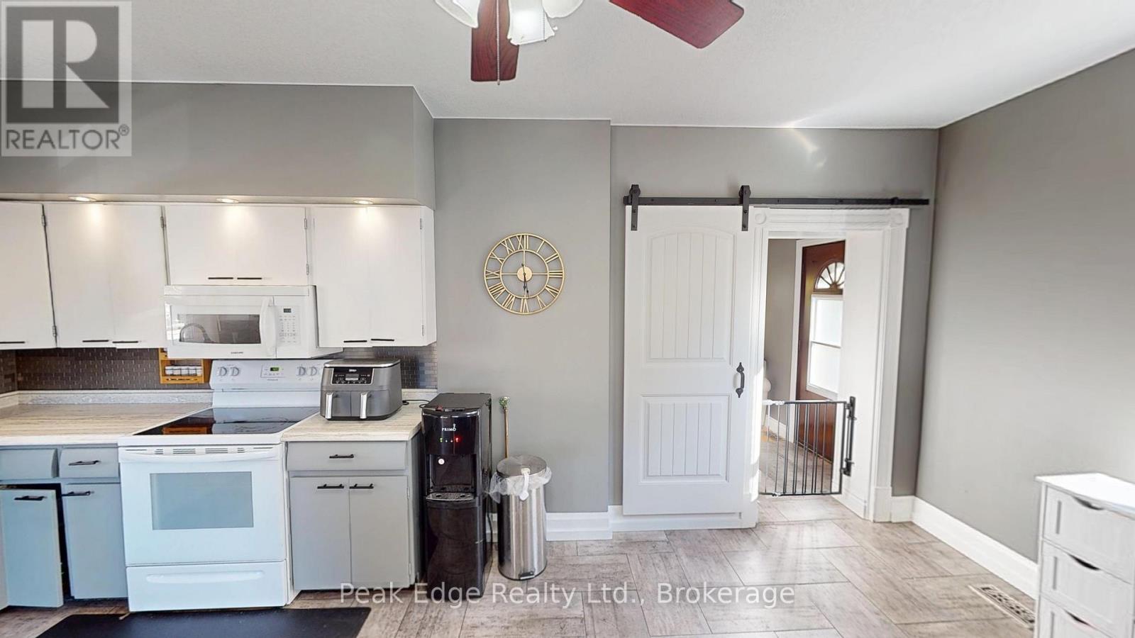 631 12th Avenue, Hanover, Ontario  N4N 2V5 - Photo 13 - X12470118