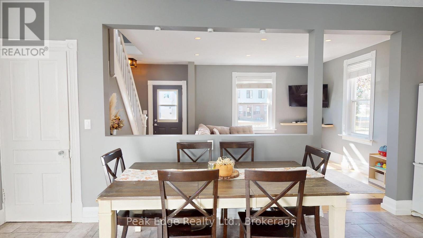 631 12th Avenue, Hanover, Ontario  N4N 2V5 - Photo 14 - X12470118