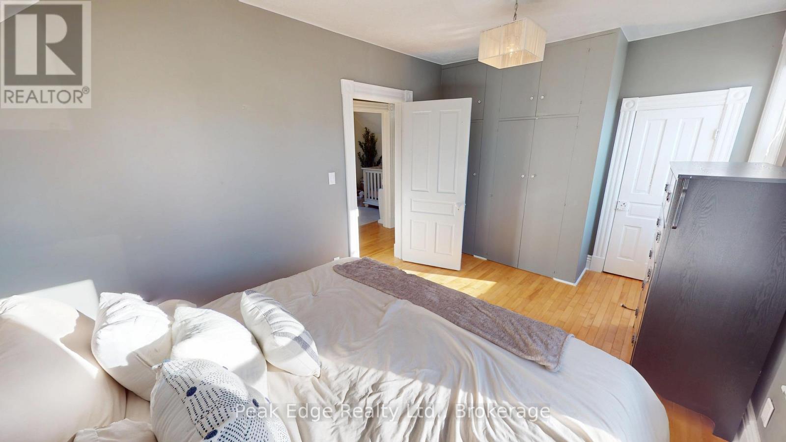 631 12th Avenue, Hanover, Ontario  N4N 2V5 - Photo 18 - X12470118