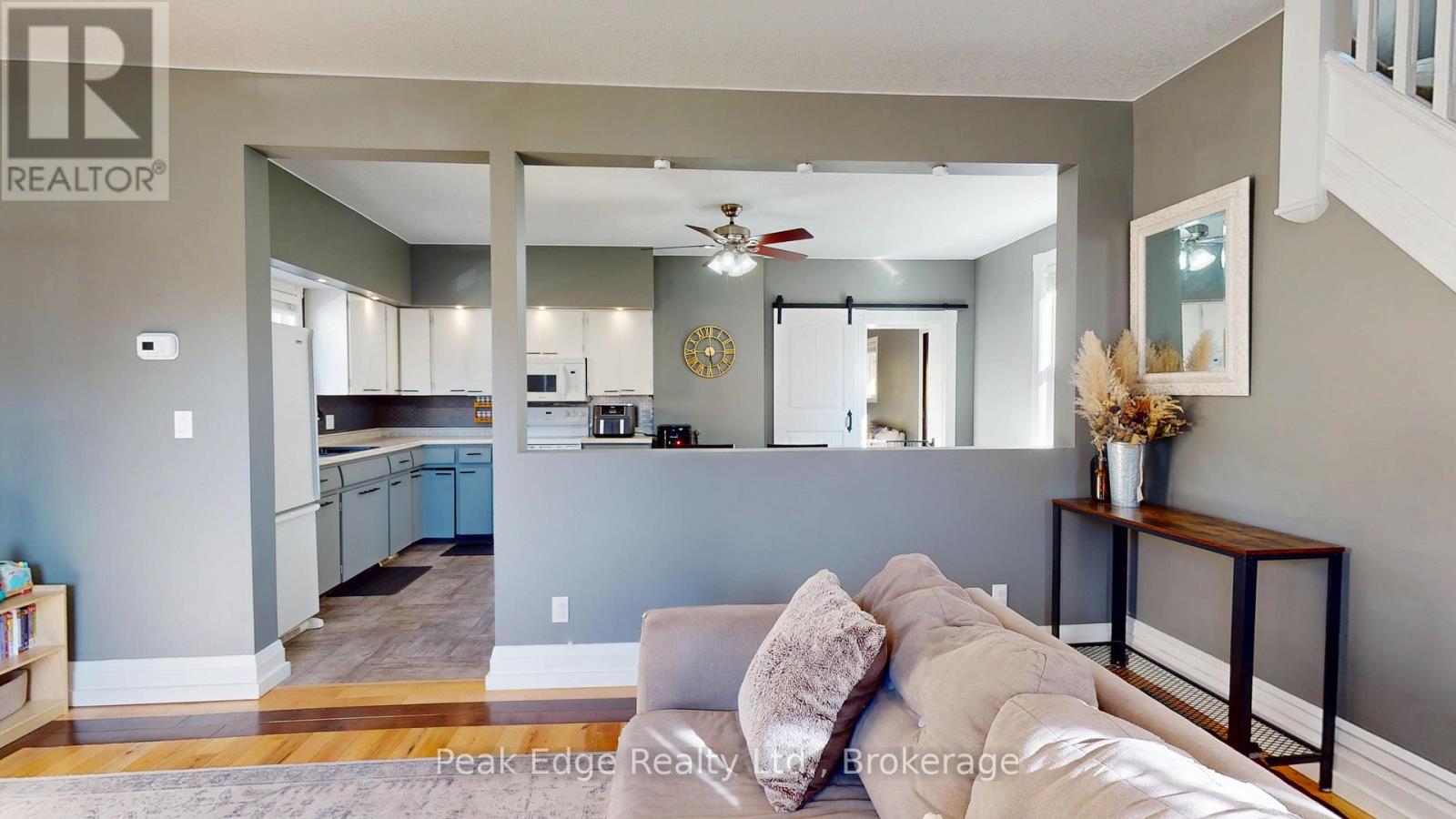 631 12th Avenue, Hanover, Ontario  N4N 2V5 - Photo 4 - X12470118