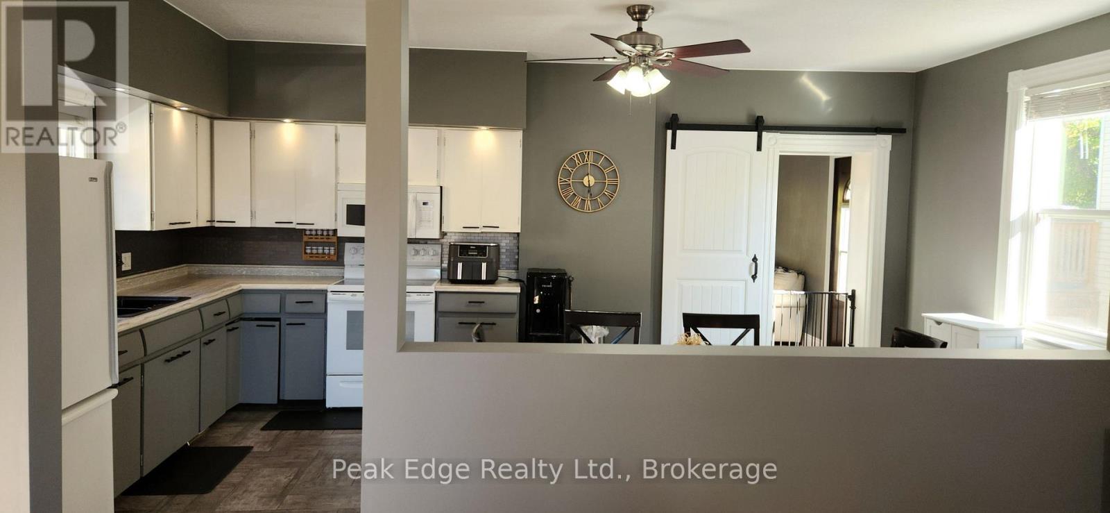631 12th Avenue, Hanover, Ontario  N4N 2V5 - Photo 7 - X12470118