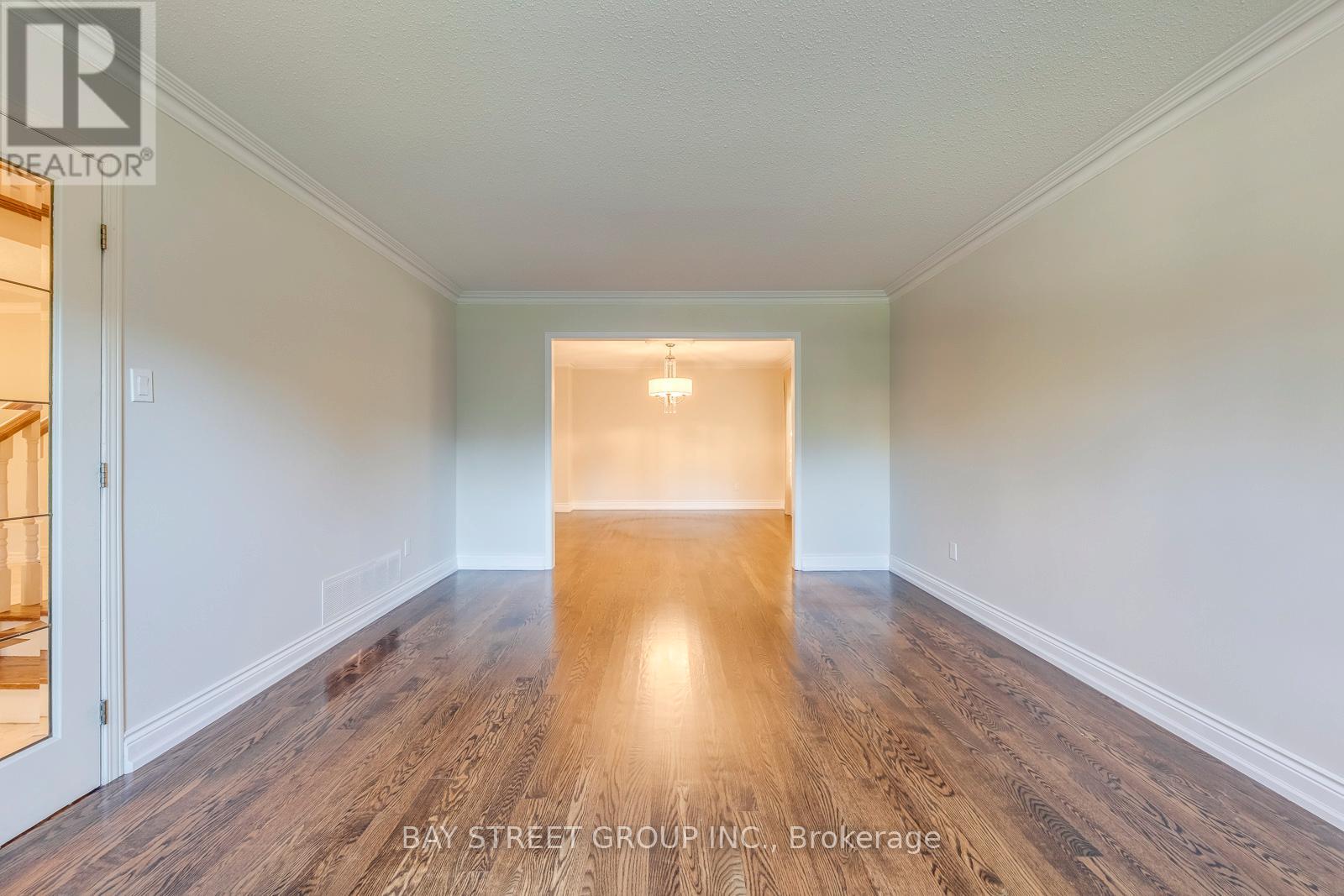1322 Roseberry Crescent, Oakville, Ontario  L6M 1W1 - Photo 8 - W12375376