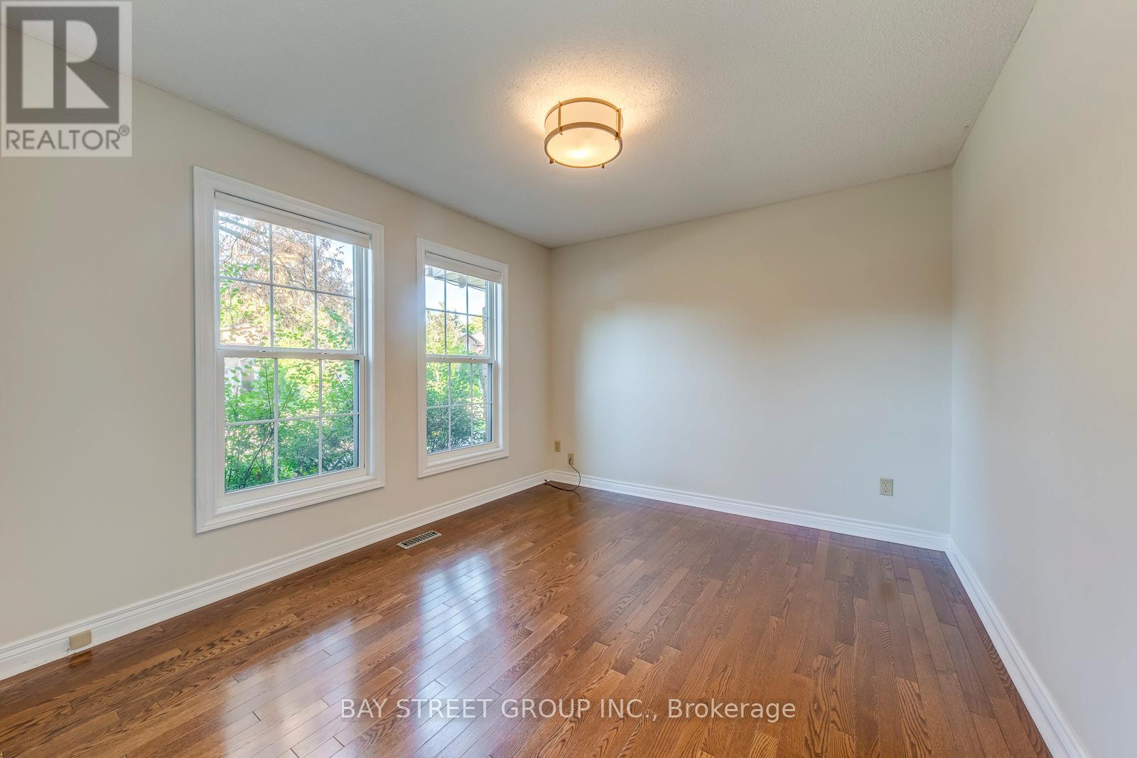 1322 Roseberry Crescent, Oakville, Ontario  L6M 1W1 - Photo 17 - W12375376