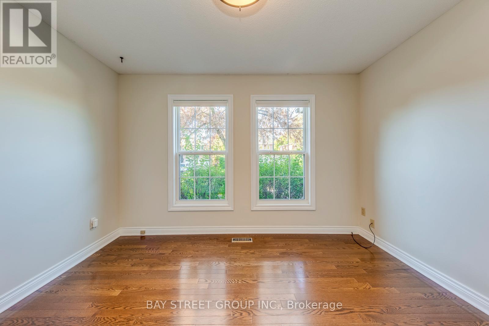 1322 Roseberry Crescent, Oakville, Ontario  L6M 1W1 - Photo 18 - W12375376