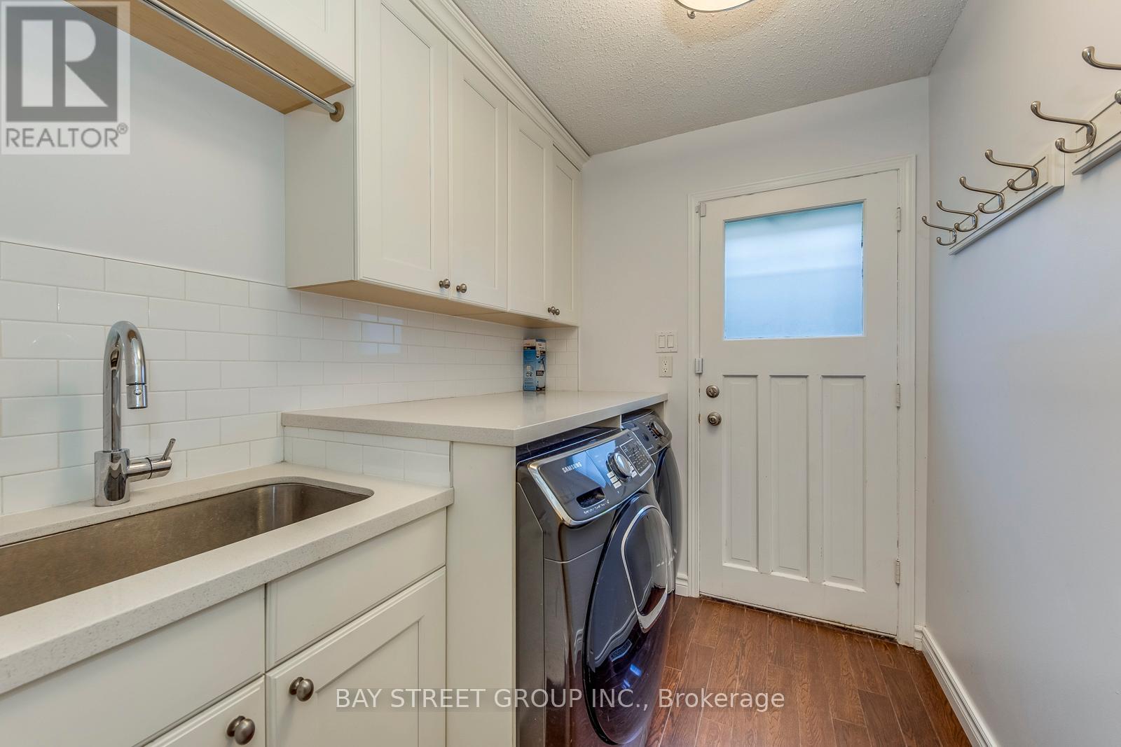 1322 Roseberry Crescent, Oakville, Ontario  L6M 1W1 - Photo 19 - W12375376