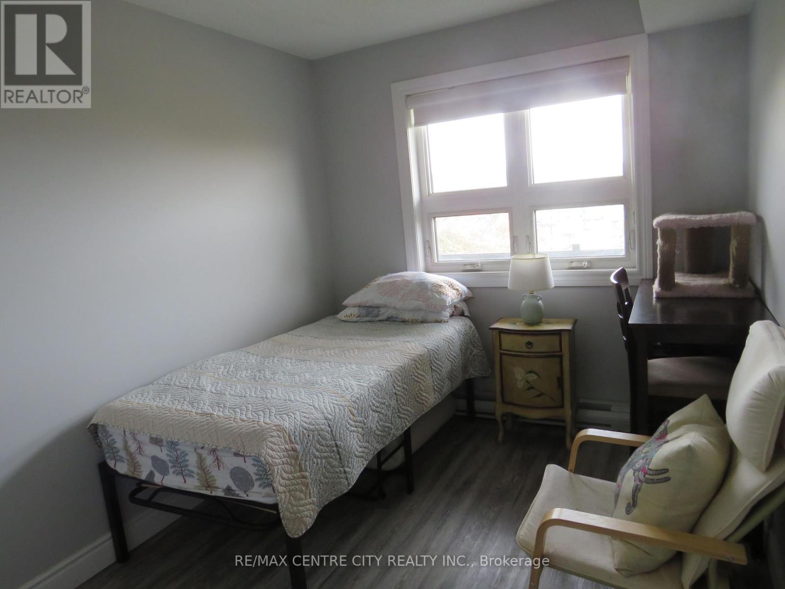 402 - 15 Jacksway Crescent, London North, Ontario  N5X 3T8 - Photo 10 - X12470104
