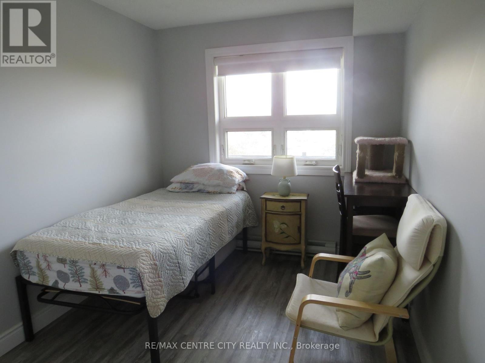 402 - 15 Jacksway Crescent, London North, Ontario  N5X 3T8 - Photo 13 - X12470104