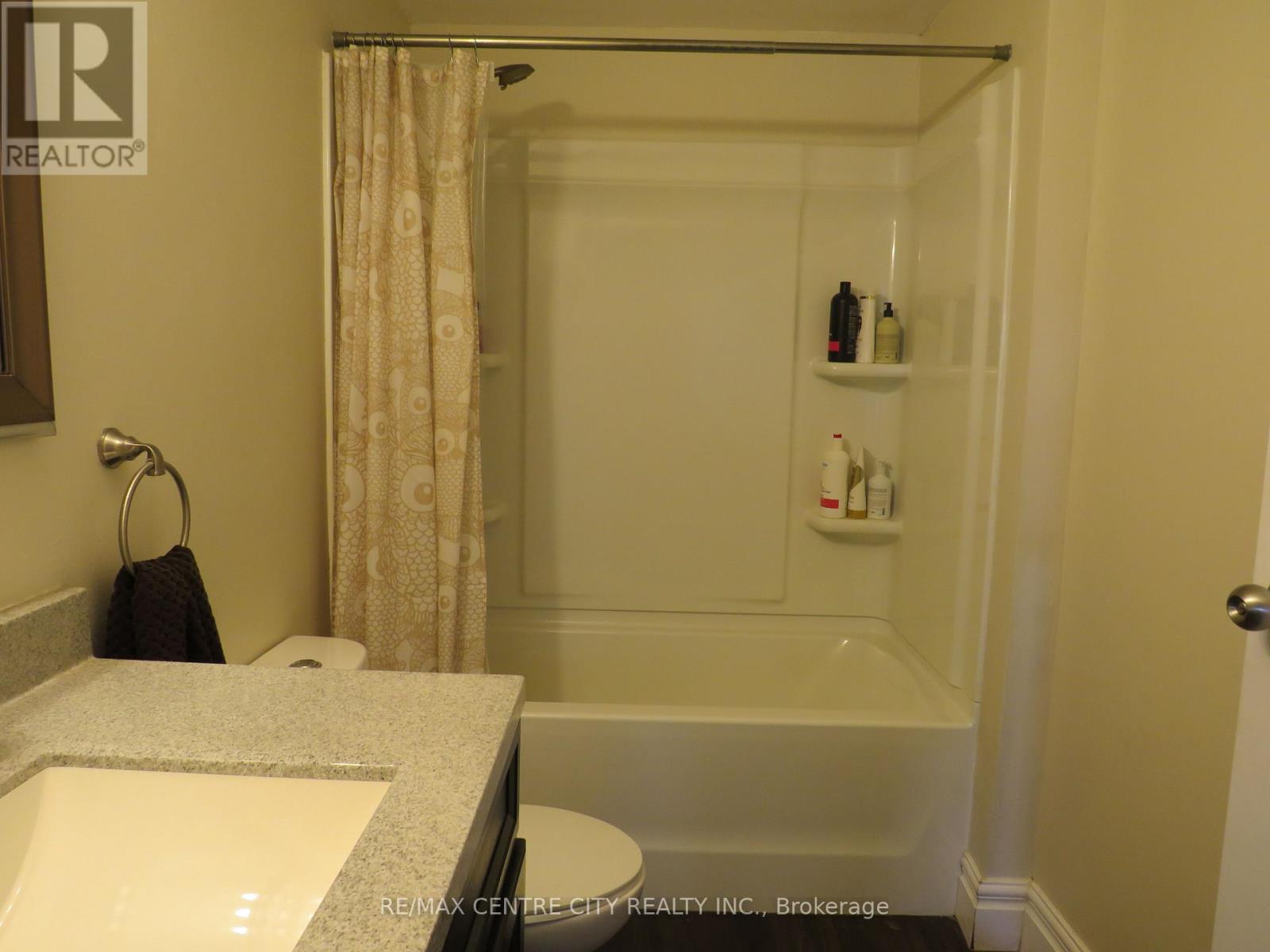 402 - 15 Jacksway Crescent, London North, Ontario  N5X 3T8 - Photo 15 - X12470104
