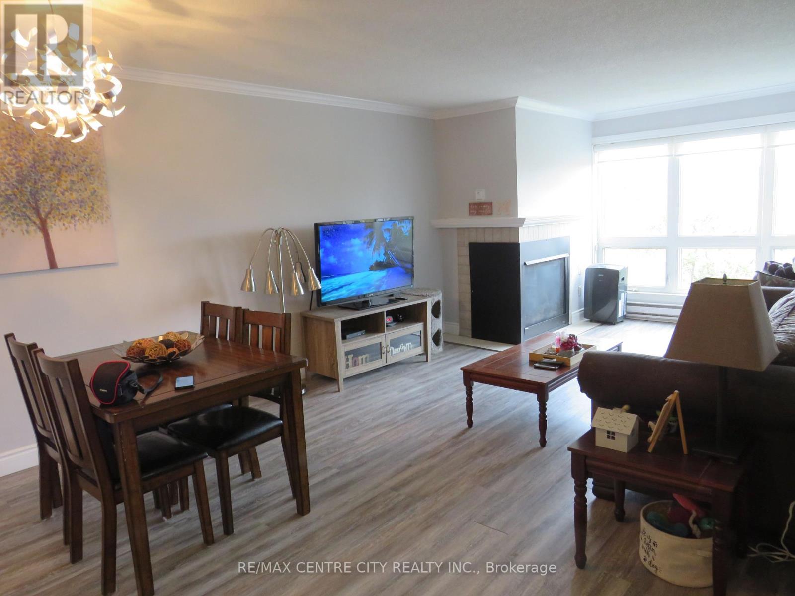 402 - 15 Jacksway Crescent, London North, Ontario  N5X 3T8 - Photo 5 - X12470104