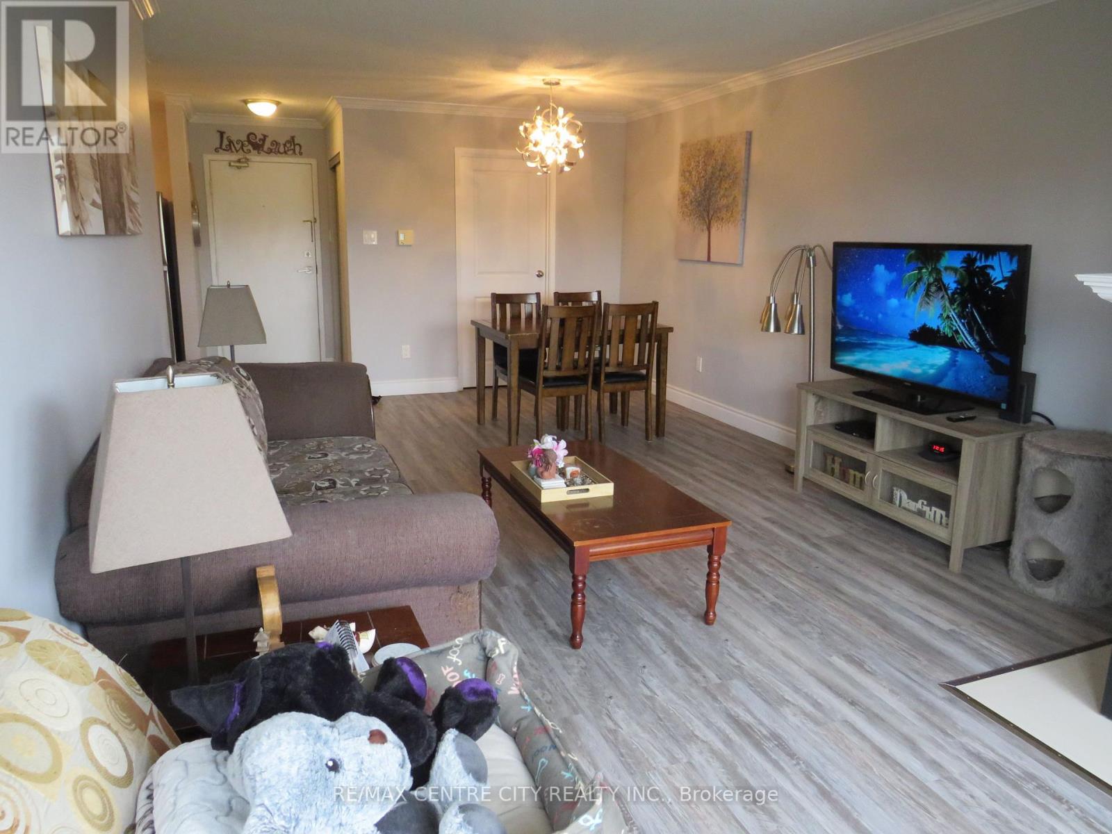 402 - 15 Jacksway Crescent, London North, Ontario  N5X 3T8 - Photo 8 - X12470104