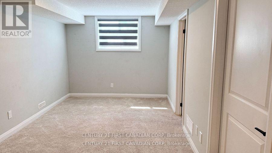 1814 Finley Crescent, London North, Ontario  N6G 0B4 - Photo 25 - X12470119