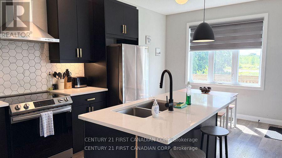 1814 Finley Crescent, London North, Ontario  N6G 0B4 - Photo 5 - X12470119