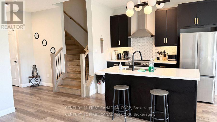 1814 Finley Crescent, London North, Ontario  N6G 0B4 - Photo 6 - X12470119