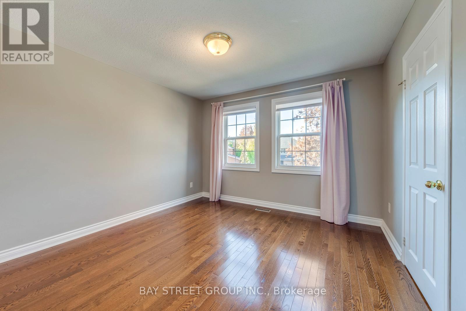 1322 Roseberry Crescent, Oakville, Ontario  L6M 1W1 - Photo 24 - W12375376