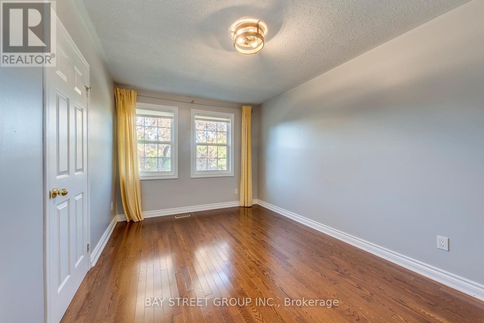 1322 Roseberry Crescent, Oakville, Ontario  L6M 1W1 - Photo 25 - W12375376