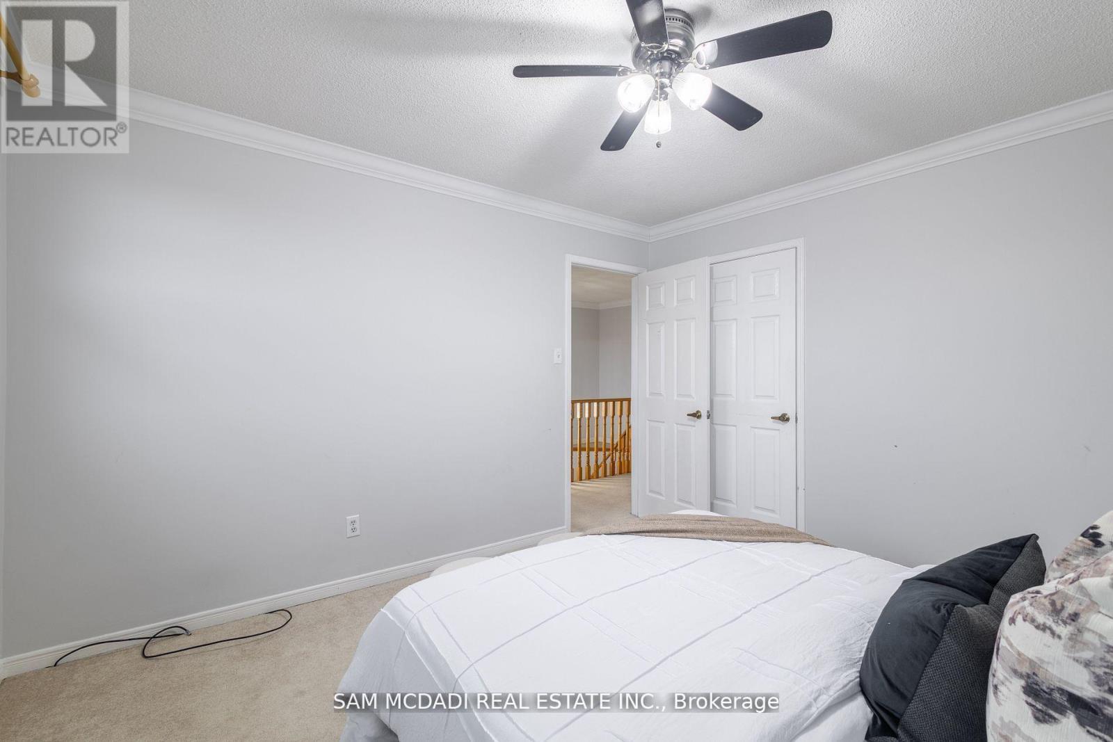 2093 The Chase, Mississauga, Ontario  L5M 3B8 - Photo 25 - W12470053