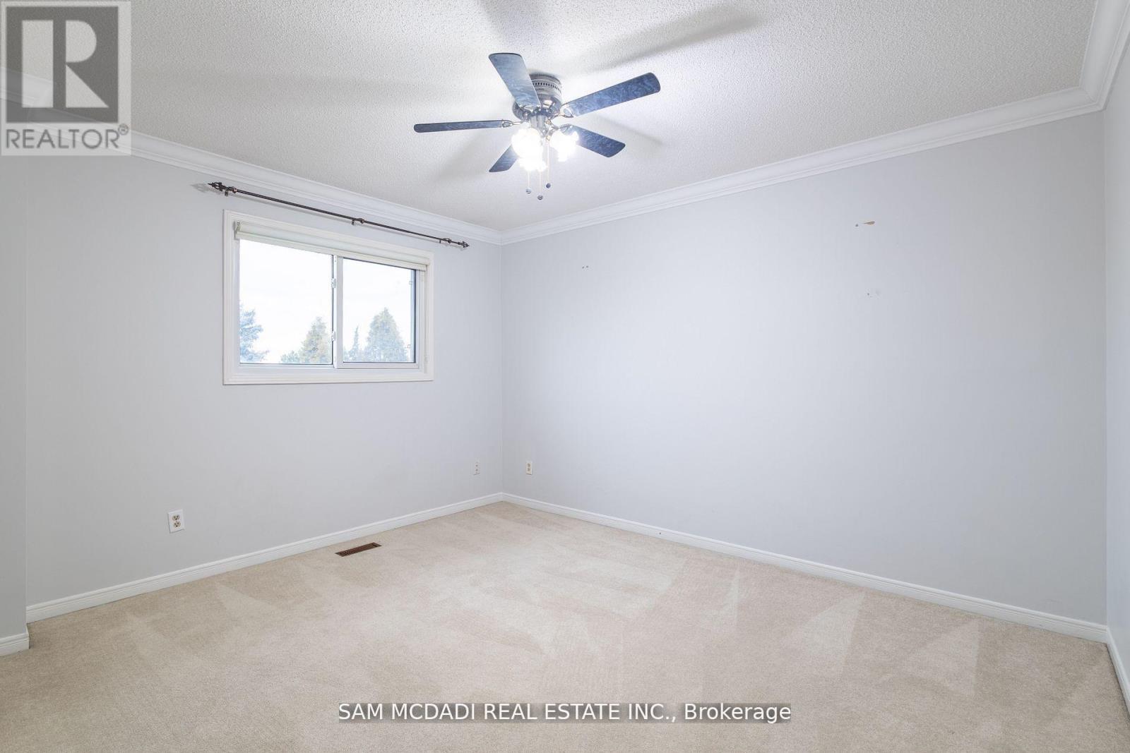 2093 The Chase, Mississauga, Ontario  L5M 3B8 - Photo 27 - W12470053