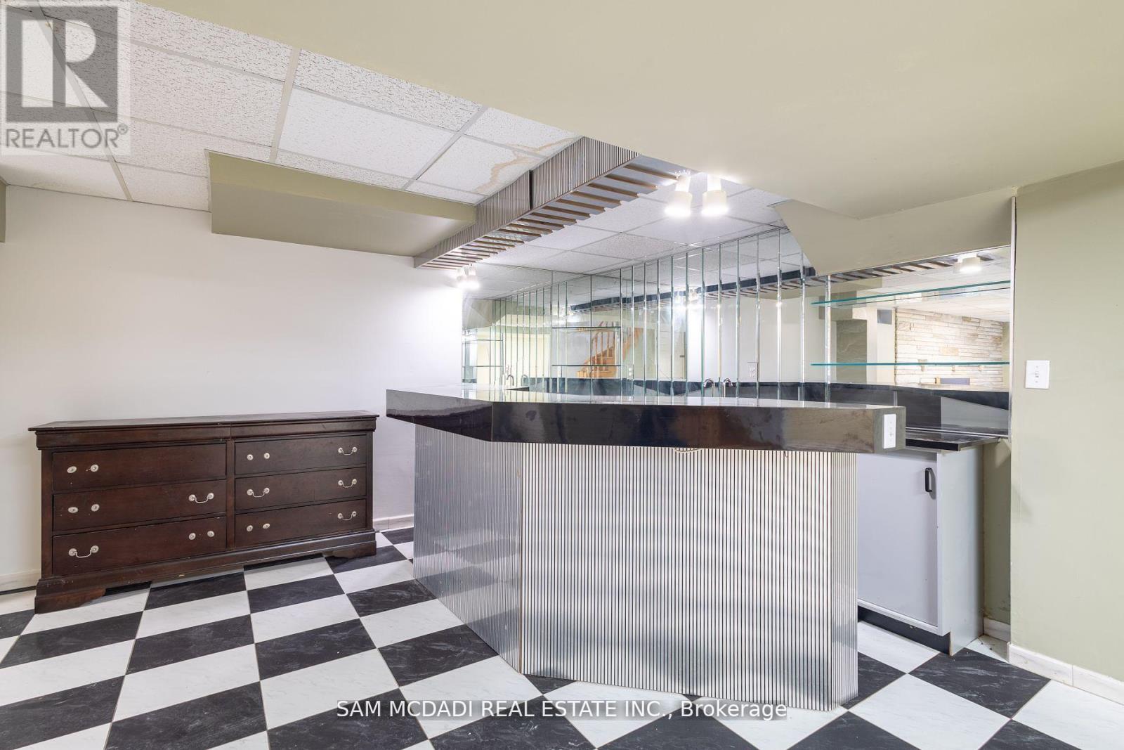 2093 The Chase, Mississauga, Ontario  L5M 3B8 - Photo 30 - W12470053