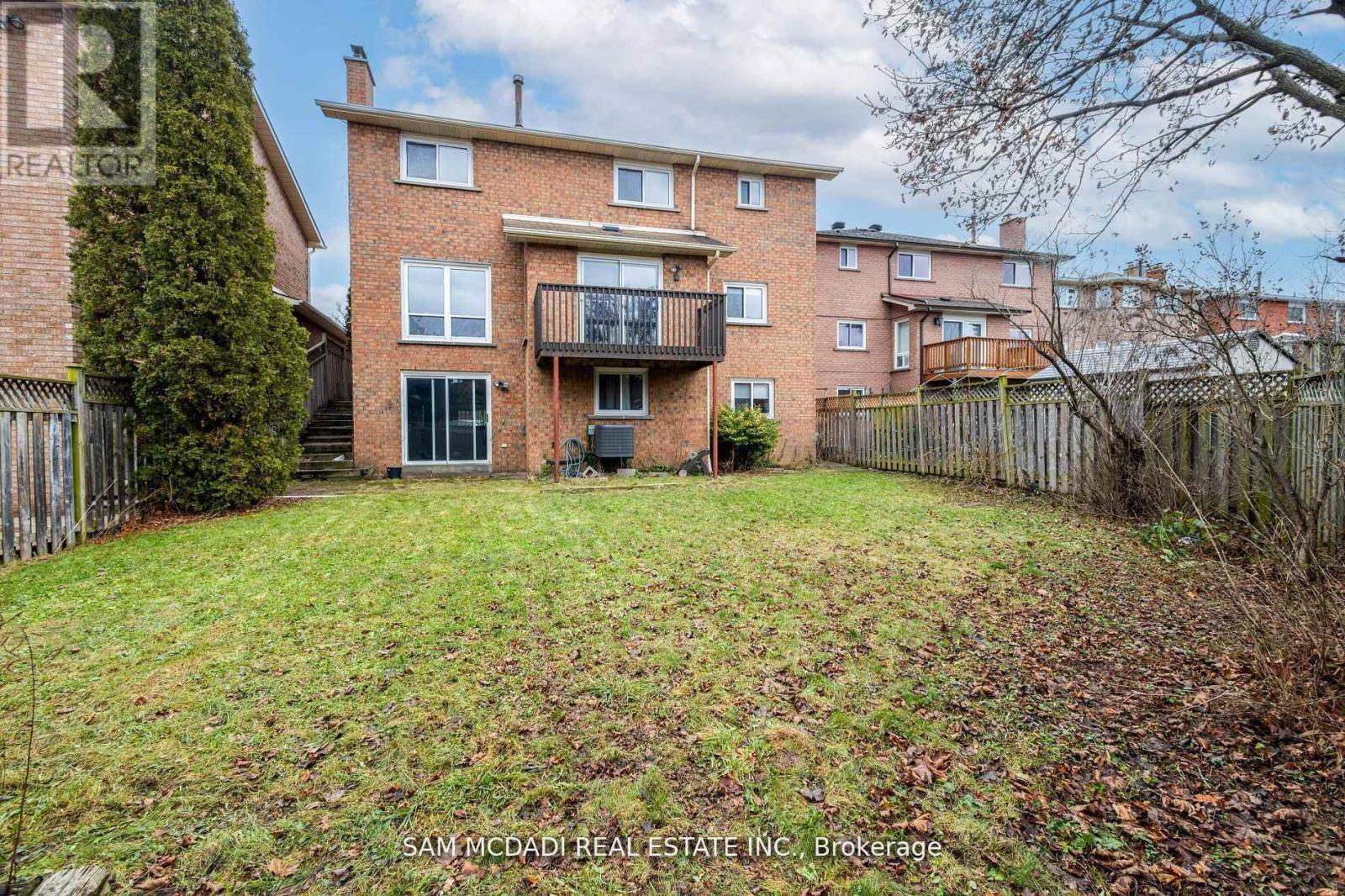 2093 The Chase, Mississauga, Ontario  L5M 3B8 - Photo 35 - W12470053